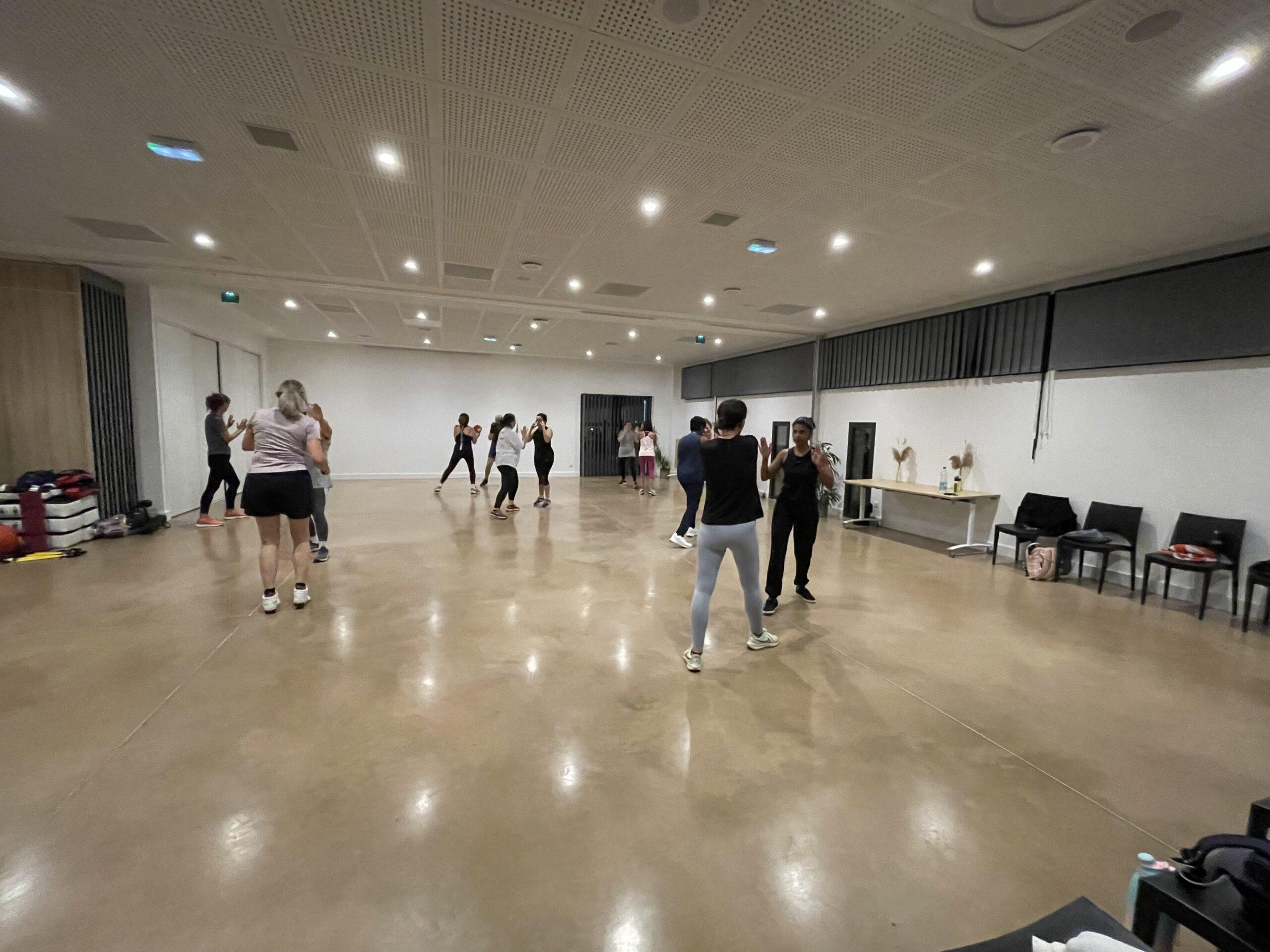 Cours collectif boxe confiance et boxe training, renforcement musculaire, cardio training